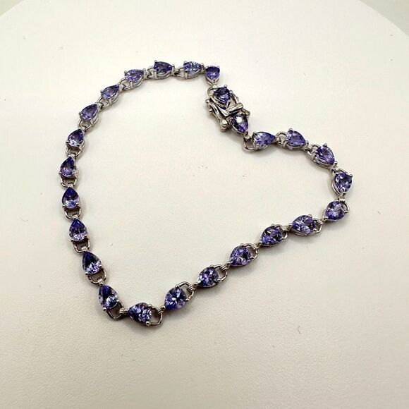 ESTATE PIECE! Genuine tanzanite, sterling silver stamped tennis bracelet! - Picture 1 of 7